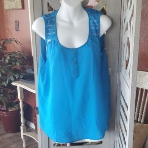 Sleeveless blouse